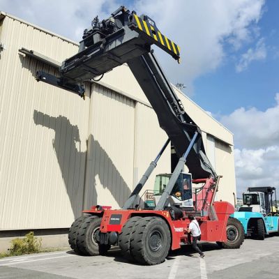 Second Hand 45 Ton Reach Stacker 